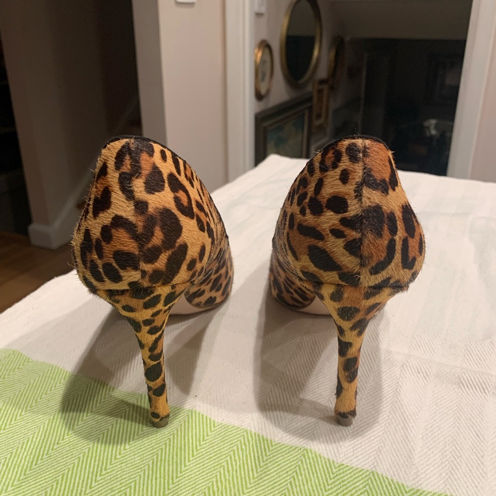 Jessica Simpson Carpena leopard print calf hair pumps - Picture 5 of 7